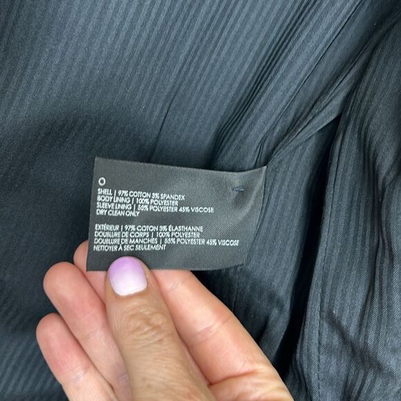 Club Monaco - Cropped Striped Blazer w/ Silver Buttons - Size 2, Black, White - Picture 15 of 17